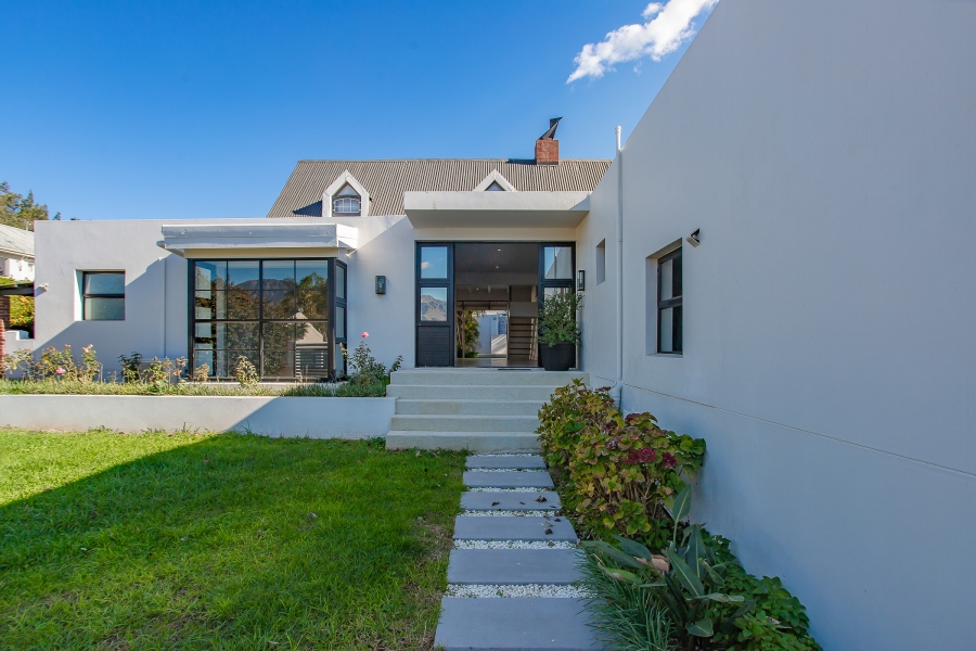 4 Bedroom Property for Sale in Hoog En Droog Western Cape